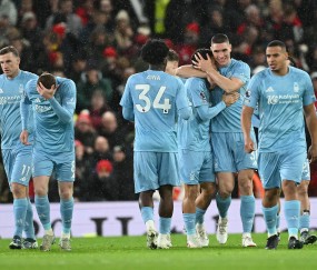 今晨曼联刷新队史纪录——亚冠节点到来，媒体盛赞，轮换策略成焦点的简单介绍-3377app下载