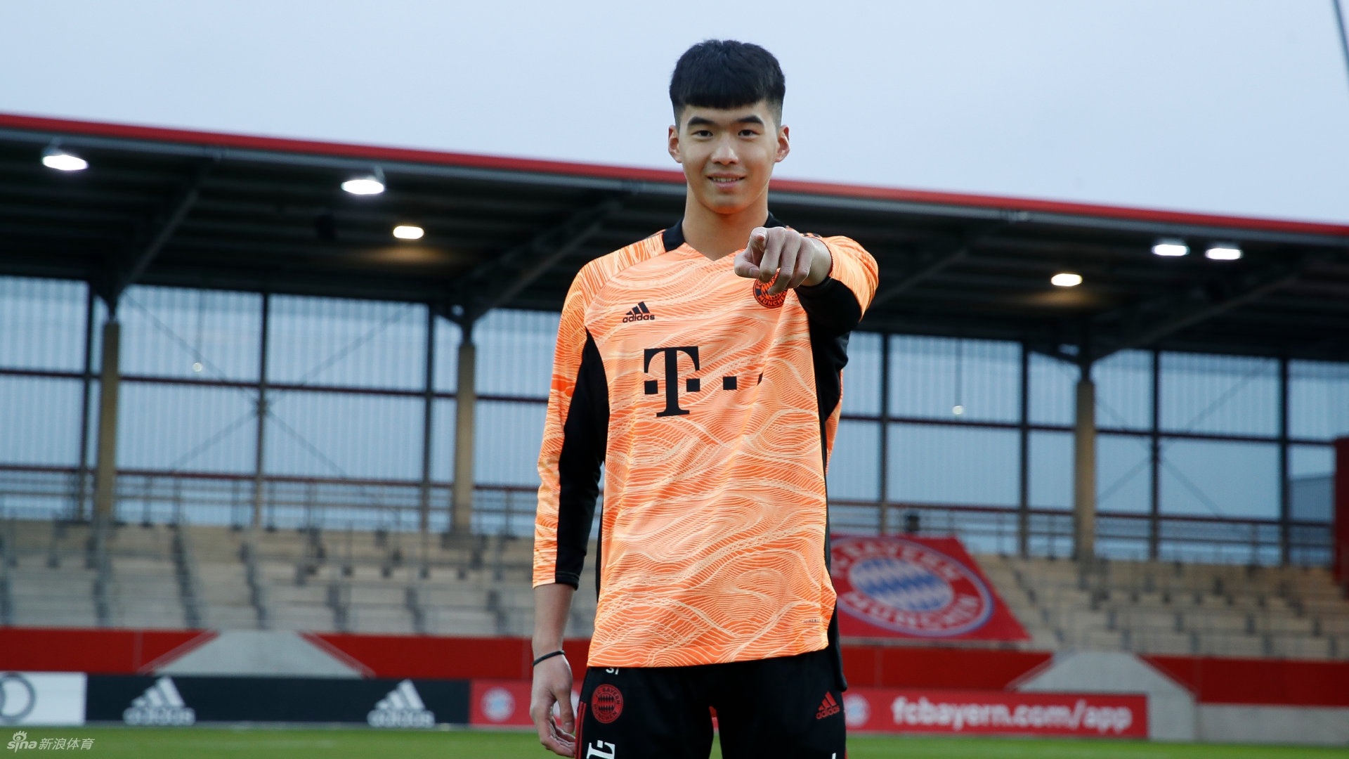 都灵迎德甲关键赛；官宣日扳平良机；气氛紧张；年轻球员获得机会(西德国人为啥讨厌东德国人)-3377体育娱乐