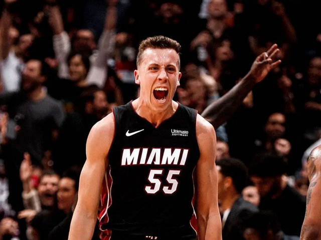 转折点！迈阿密热火更衣室发声；中超转会期攻防权衡；球迷炸锅；团队化学反应显著的简单介绍