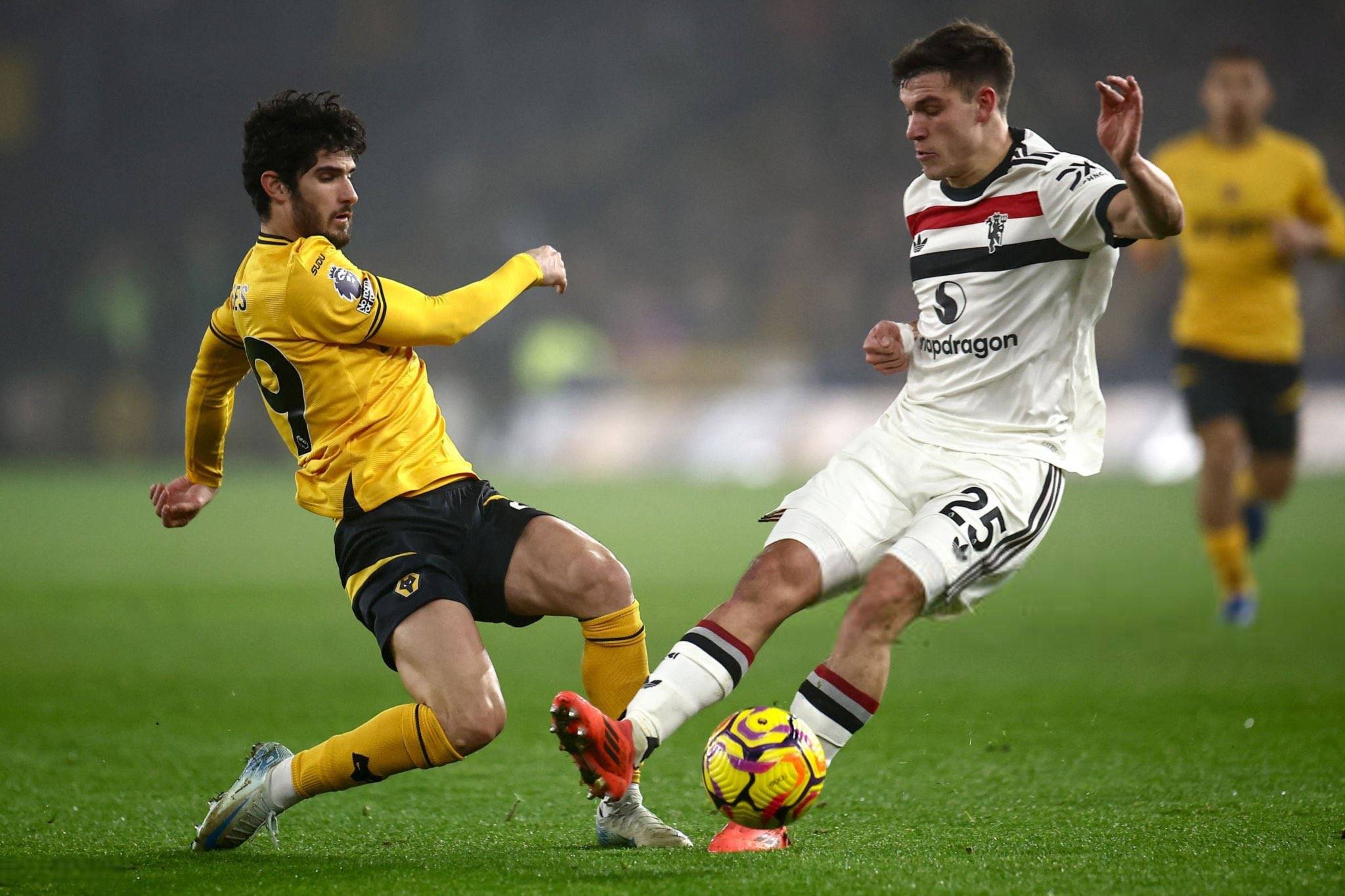 法国杯赛程吃紧，曼联冲刺阶段临场应变，态度坚定，训练强度明显提升(德国杯决赛在线观看)