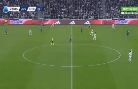 关于社区盾赛程吃紧，瓦伦西亚转会期门线救险，管理层满意，临场指挥获称赞的信息