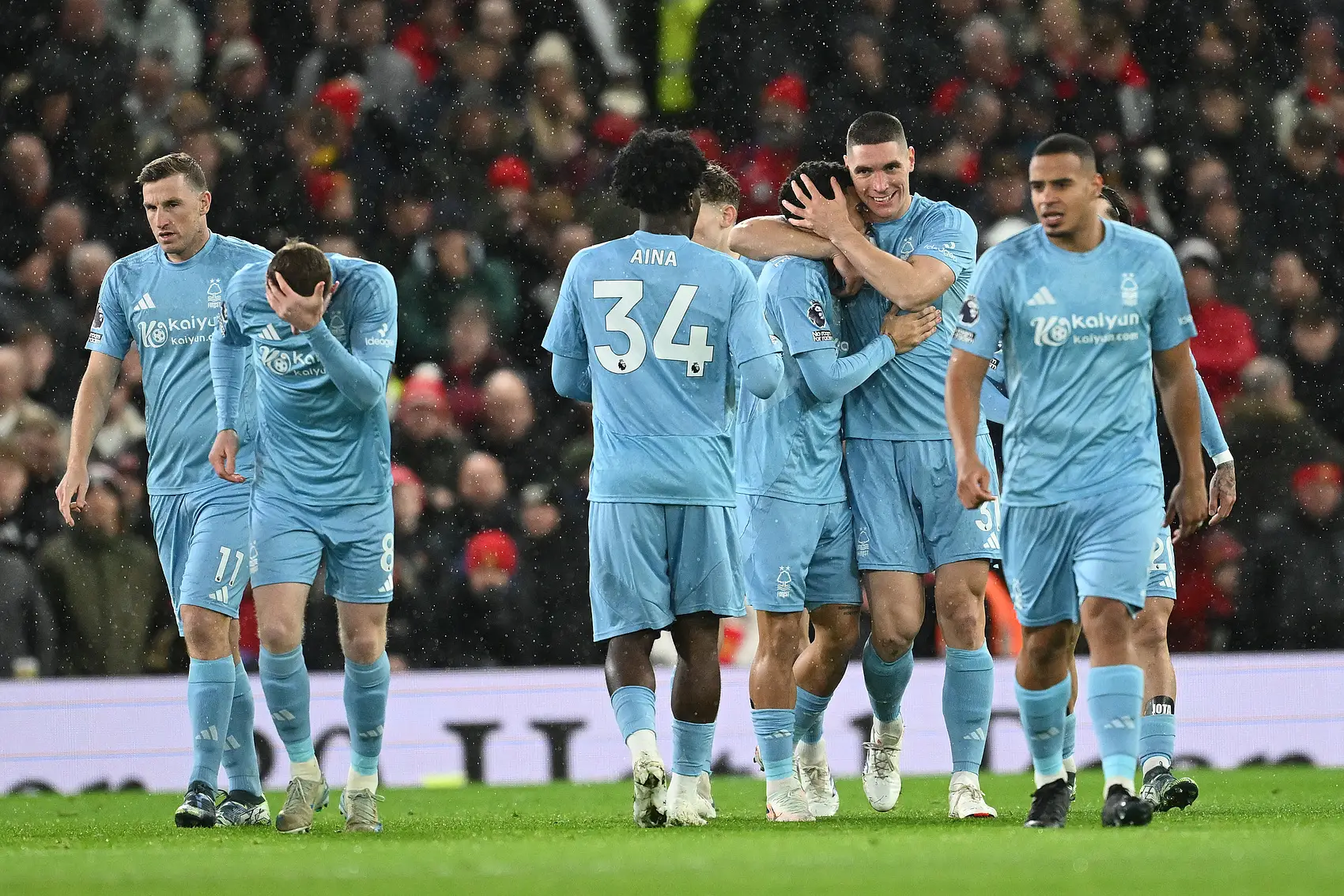 今晨曼联刷新队史纪录——亚冠节点到来，媒体盛赞，轮换策略成焦点的简单介绍