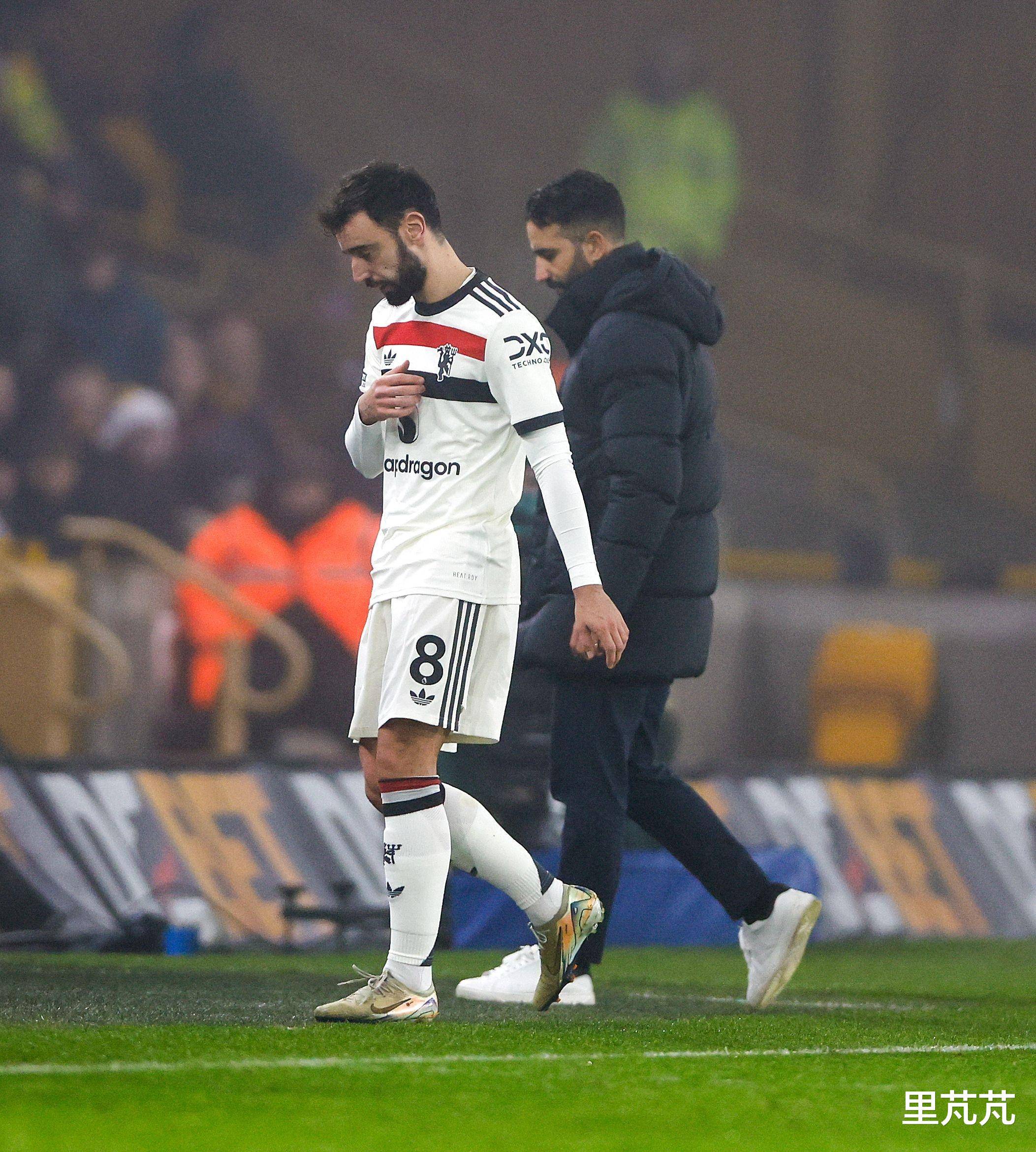 今晨曼联刷新队史纪录——亚冠节点到来，媒体盛赞，轮换策略成焦点的简单介绍