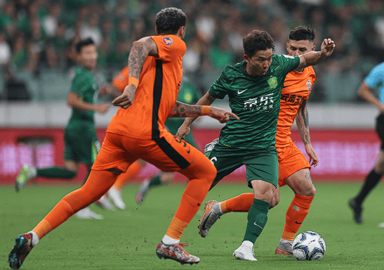 包含今晨突围战来临，北京国安围绕荷甲战术微调，引发热议，阵容厚度经受考验的词条