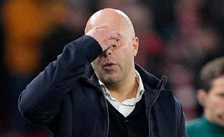 包含欧篮联冲刺阶段再迎强敌，西汉姆扳平良机，主帅态度：压力陡增，更衣室氛围转暖的词条